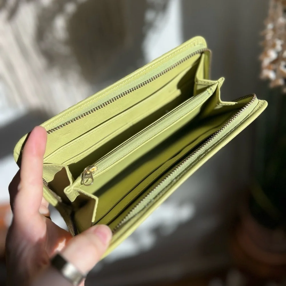 Vintage Coach Zip Around Wallet Lime Green Leather Long Wallet Authenticated